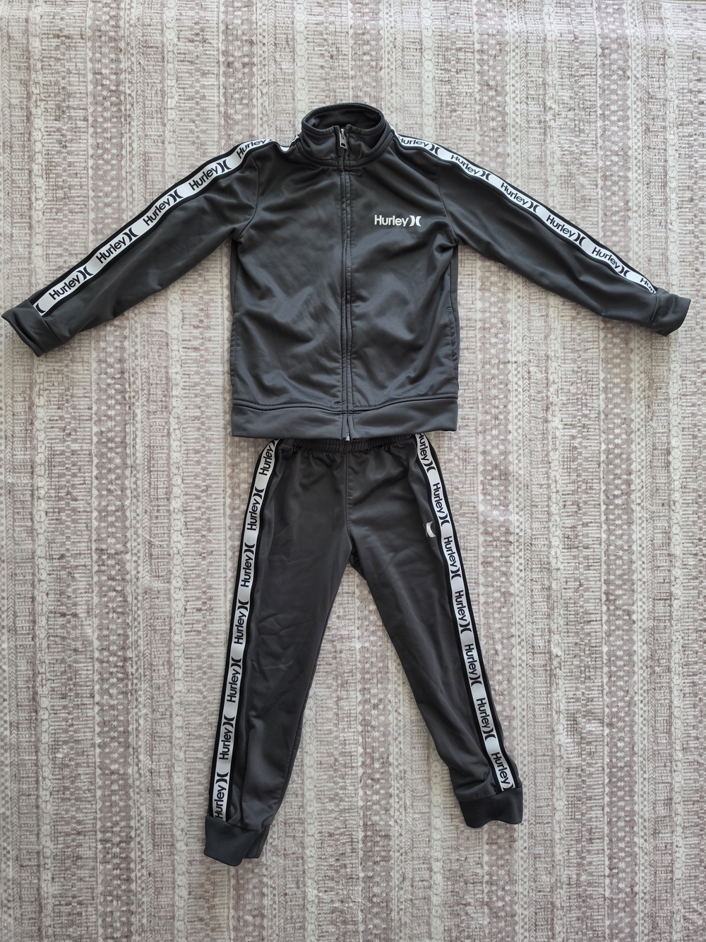 Hurley Boys Charcoal Gray Track Suit Set - Size 5/6